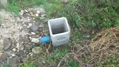 drainage en pied de mur pisé le drain qu'il ne faut pas faire